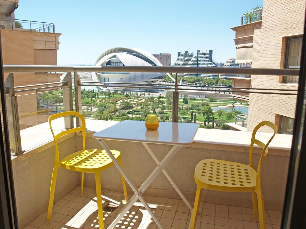 Appartamento ApartUP Yellow Opera View Valenza Esterno foto